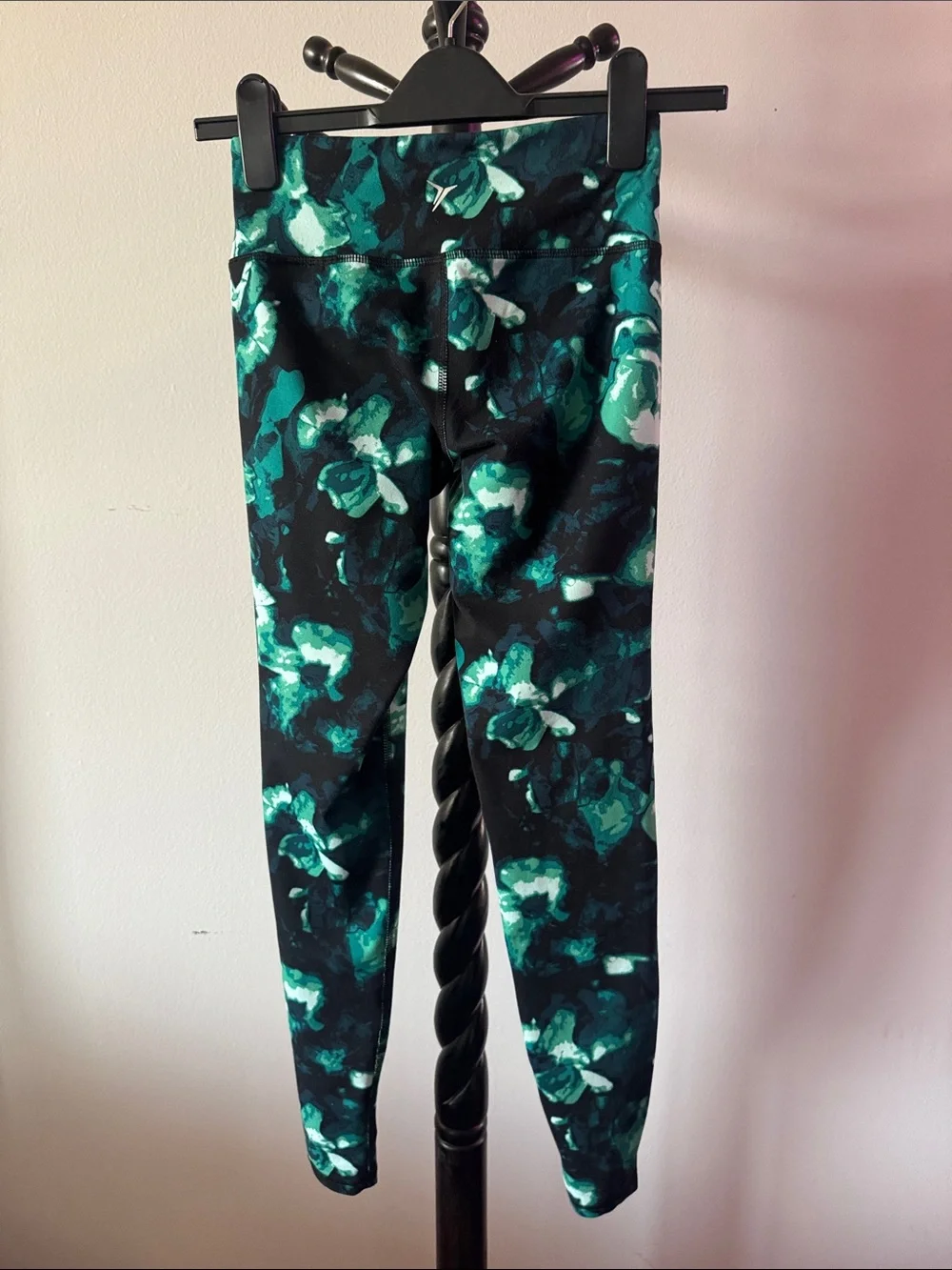 Old Navy Teal & Black Floral Active Leggings 7.1M